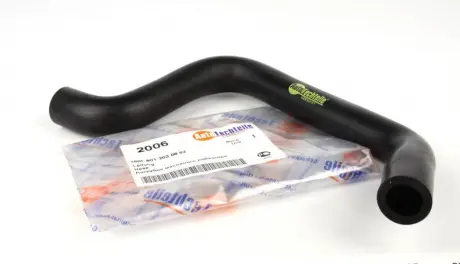 Патрубок системы AUTOTECHTEILE 100 2006