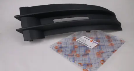 Вставка бампера AUTOTECHTEILE 385 3010