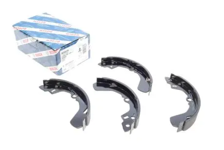 Комлект тормозных накладок BOSCH 0986487436