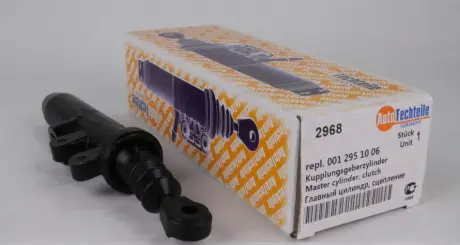 Главный цилиндр сцепления AUTOTECHTEILE 100 2968