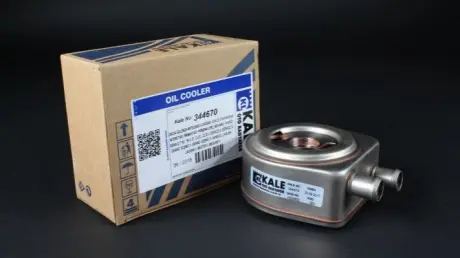 Фото 1 - радиатор масляный Daica Solenza - Mitsubishi Carisma, Space Star - Nissan Inters KALE OTO RADYATOR 344670 Радиатор масляный Daica Solenza - Mitsubishi Carisma, Space Star - Nissan Inters KALE OTO RADYATOR 344670 (фото 1)