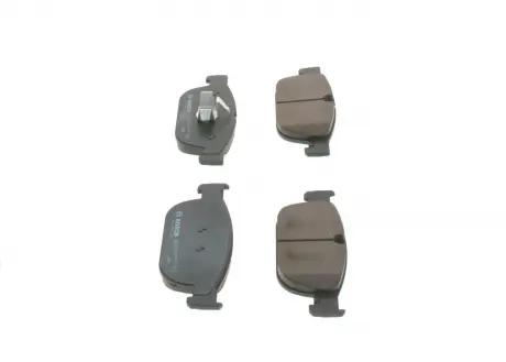 VOLVO Тормозные колодки передн.&quot;18&quot; S60 III,S90 II,V60 II,V90 II,XC40/60,XC90 II BOSCH 0986424599