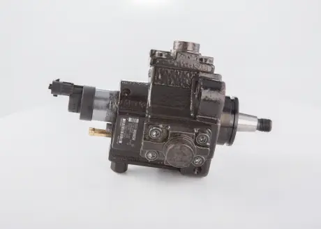 Паливний насос common rail BOSCH 0445010320