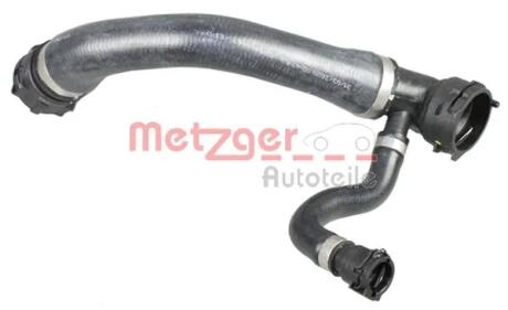 Патрубок системи охолодження гумовий з фітингами METZGER 2420773