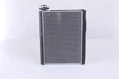 Випарювач кондиціонера NISSENS 92368