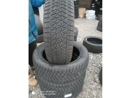 R20 Зима 235/55R20 102T Bridgestone Blizzak DM-V2 2116 8мм Шини БУ 181710