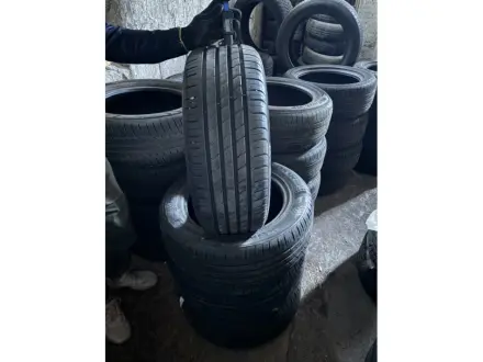 R16 Літо 215/55R16 93V Kumho Ecsta HS51 4818 6мм Шини БУ 171732