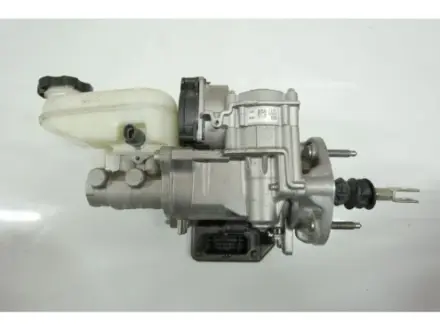 Главный тормозной цилиндр Model S 16-21, Model S 12-16 Б.У. TESLA 1037123-00-B