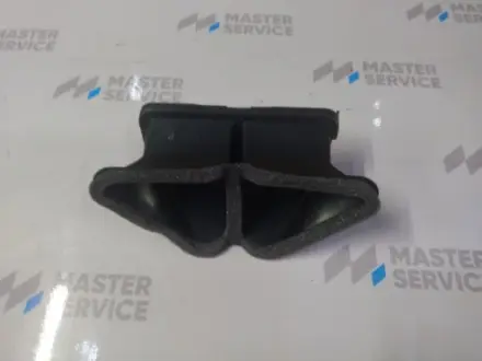 Воздуховод салона передний центральный Model 3 18-, Model Y 20- Б.У. TESLA 1083377-00-D