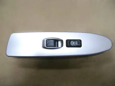 Кнопка стеклоподъемника с накладкой двери передней R Great Wall Hover Aftermarket 3746200-K00