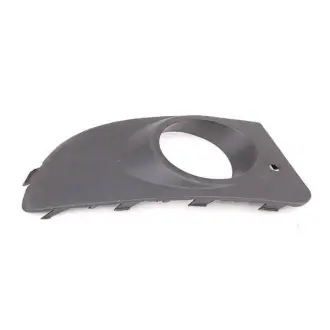 Решетка противотуманной фары правая Chery E5 Aftermarket A21-2803656FL