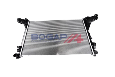 Радіатор охолодження двигуна BOGAP R4210212