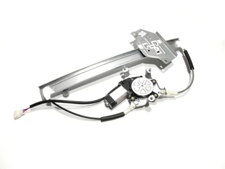 Стеклопод\'емник двері передньої (з мотором) L Chery Eastar KLM KLM AutoParts B11-6104110