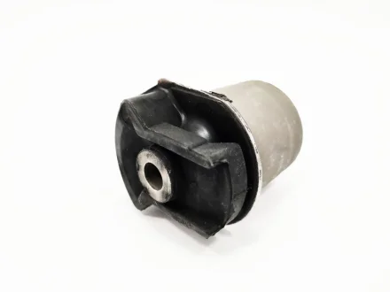 Сайлентблок задньої балки KLM KLM AutoParts 4872552010 (фото 1)