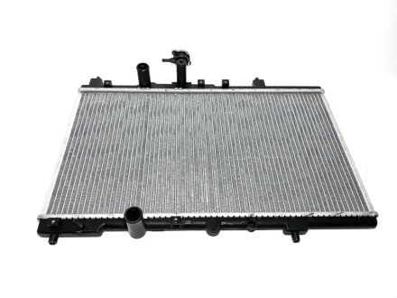 Радіатор охолодження 1.6L Geely MK KLM KLM AutoParts 1016001409 (фото 1)