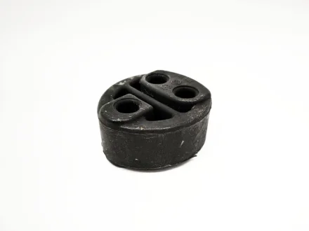 Підвіс глушника (три отвори) Chery Tiggo KLM KLM AutoParts T11-1203281