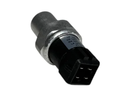 Датчик тиску кондиціонера Chery KLM KLM AutoParts A11-8111015AB