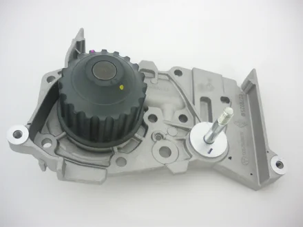 Насос водяной Renault Logan 1.6 14-/07-/ Kangoo 1.6 08- GMB GWR16A