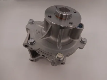 Насос водяной с патрубком Mitsubishi ASX 1.8 DI-D 10-/ Lancer 2.2D 10-/ L200 2.2 GMB GWM104AH