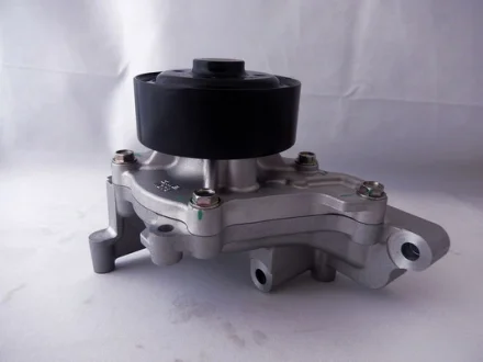 Насос водяной с патрубком Mazda CX-3 1.5 SKYACTIV-D 15-18 GMB GWMZ78AH