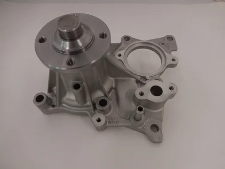 Насос водяной Toyota Fortuner 2.8 D 15-/ Hilux 2.4/2.8 D 15-/18-/20-/ Land Cruis GMB GWT161A