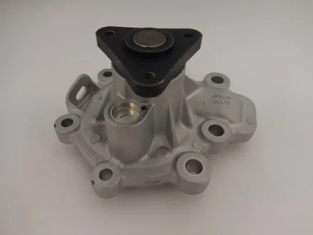 Насос водяний з сальником Mazda 2 1.5 14/19-/ 3 1.5/2.0 13-/19-/ 6 2.0/2.5 12- GMB GWMZ79A