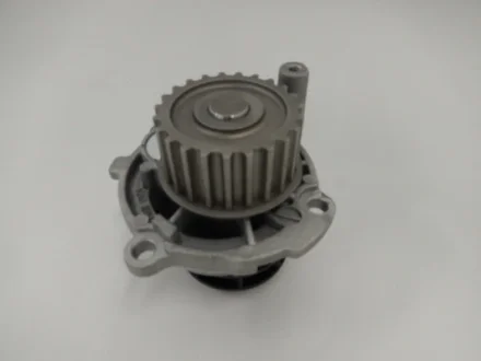 Насос водяний Audi A3 1.6/1.8 96-12/ A4 1.6/1.8 94-04/ VW Golf 1.6/1.8 97-08 GMB GWVW24A