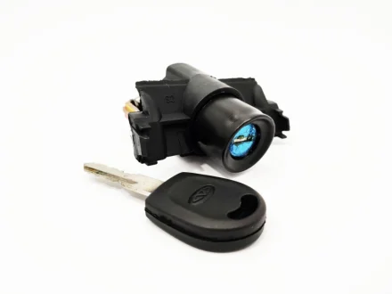 Замок багажника (кнопка) Chery Amulet KLM KLM AutoParts A11-8CB5606110